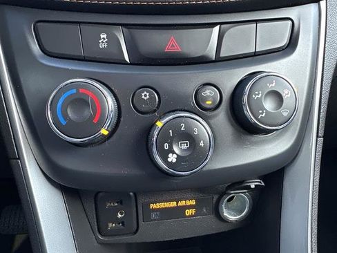 Used 2017 Chevrolet Trax LT w/ Sun & Sound Package image 25