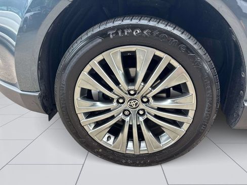 Used 2021 Toyota Venza Limited w/ Advanced Technology Package AWD/4WD image 8