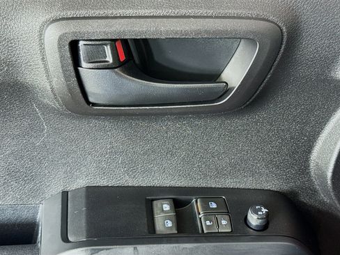 Used 2021 Toyota Tacoma SR w/ SR Convenience Package image 22