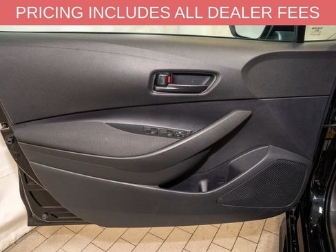 Used 2025 Toyota Corolla LE FWD image 11