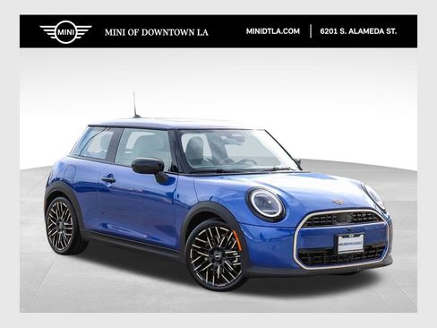 Used 2025 MINI Cooper 2-Door Hardtop image 1
