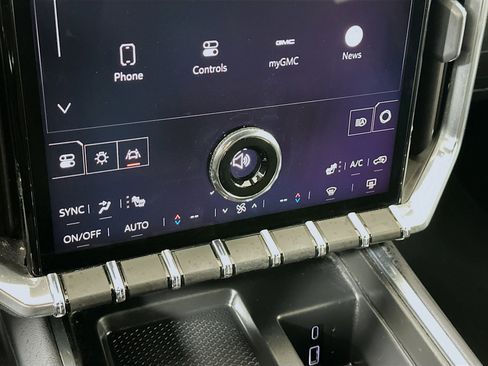 Used 2025 GMC Acadia Elevation image 23