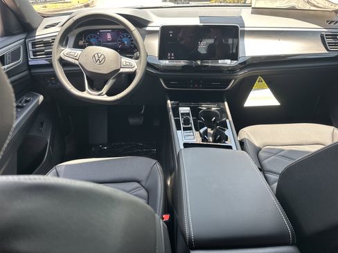 New 2026 Volkswagen Atlas Cross Sport SE FWD image 16