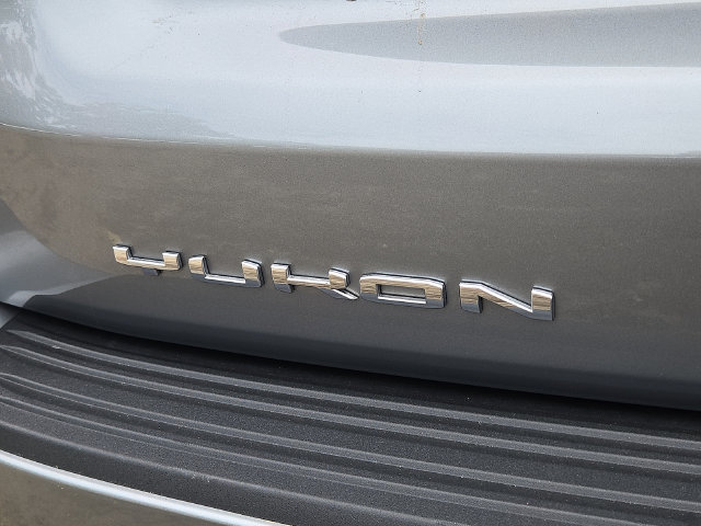 Used 2025 GMC Yukon AT4 w/ AT4 Premium Package AWD/4WD image 32