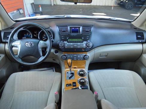 Used 2010 Toyota Highlander 4WD Hybrid w/ Extra Value Pkg 2 image 56