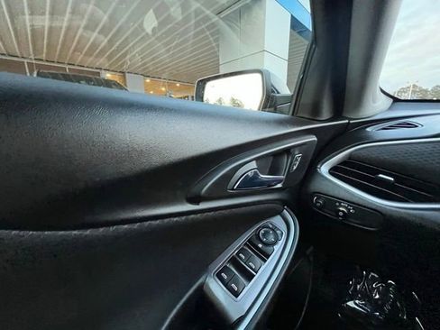 Used 2022 Chevrolet Malibu LT image 18