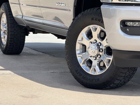 Used 2024 RAM 2500 Laramie AWD/4WD image 12
