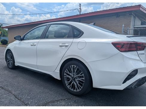 Used 2023 Kia Forte GT-Line w/ GT-Line Premium Package FWD image 4