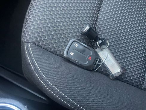 Used 2024 GMC Terrain SLE image 22