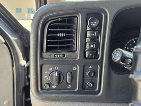 Used 2005 Chevrolet Avalanche Z71 w/ Preferred Equipment Group image 25