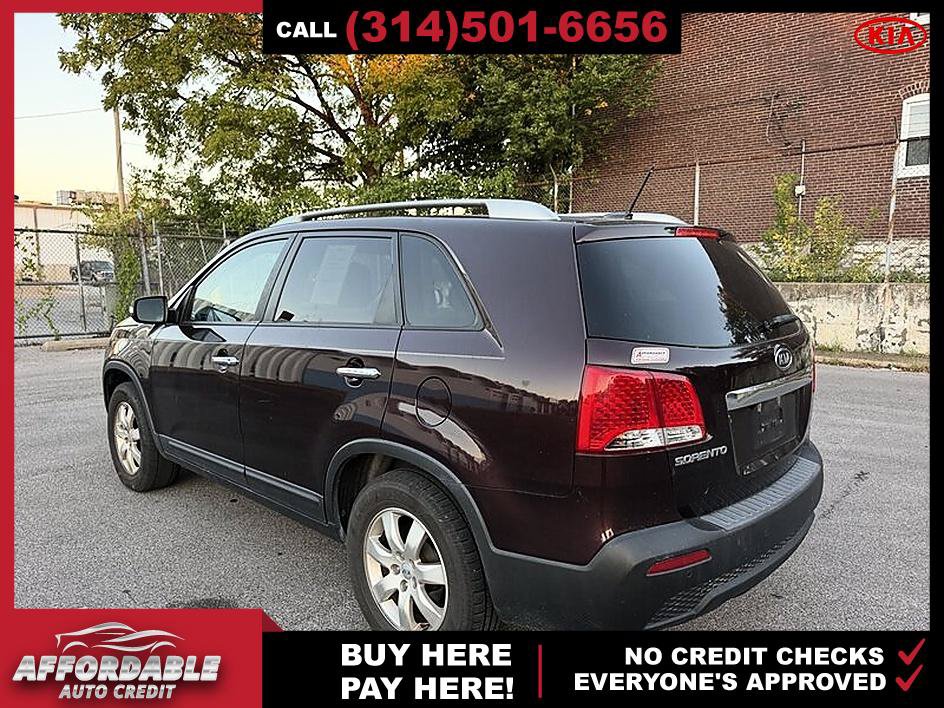 Used 2012 Kia Sorento LX w/ Convenience Pkg FWD image 3