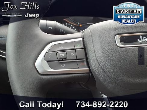 Used 2025 Jeep Compass Limited w/ Sun & Sound Group AWD/4WD image 18