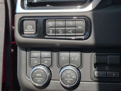 New 2026 GMC Yukon Denali w/ Denali Reserve Package AWD/4WD image 27