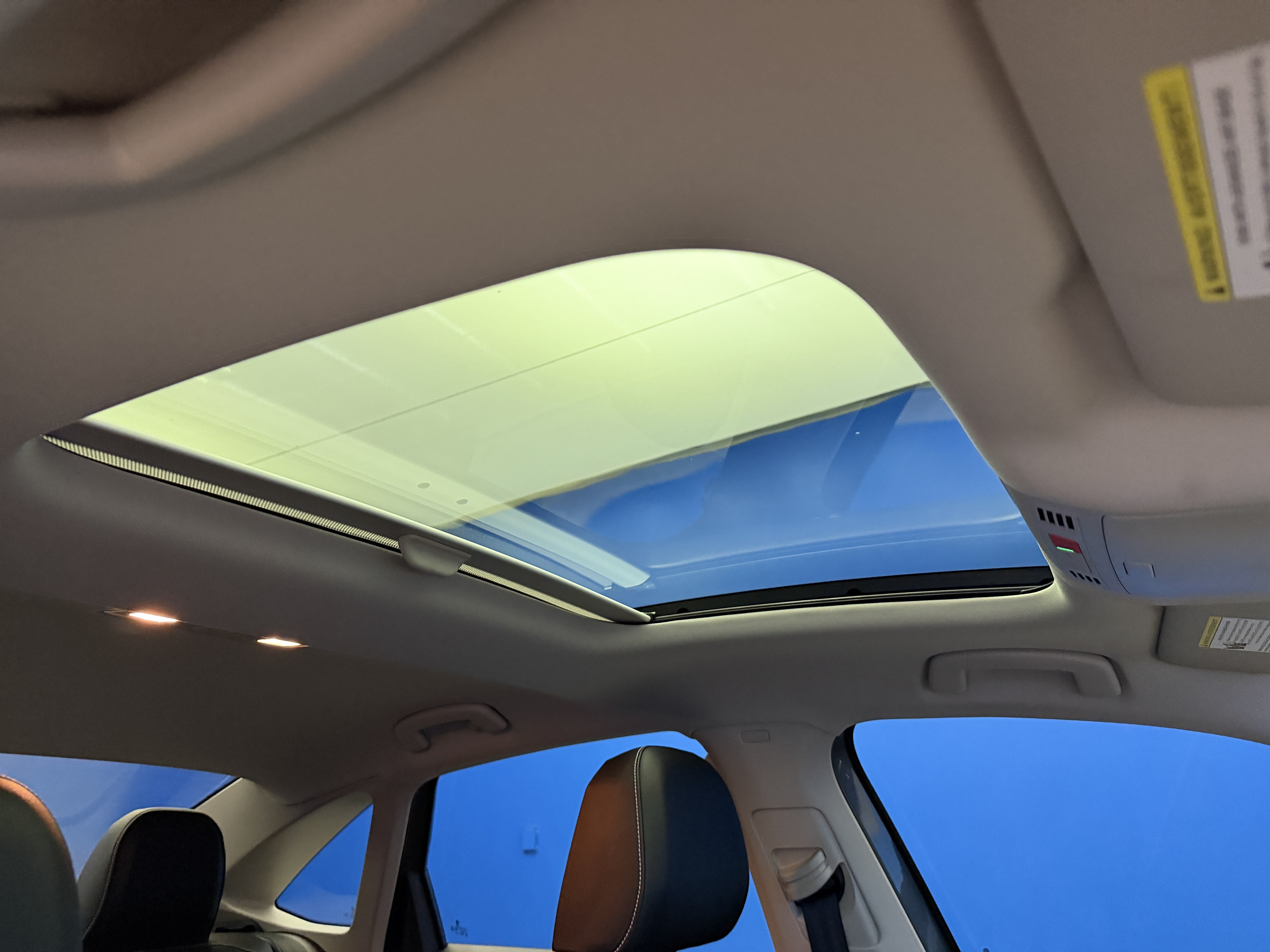 Used 2024 Volkswagen Jetta SE w/ Panoramic Sunroof Package FWD image 25