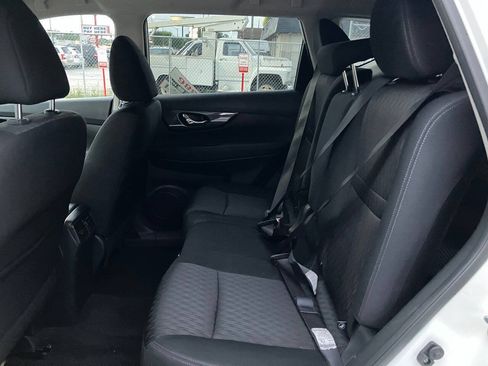 Used 2018 Nissan Rogue SV w/ Premium Package AWD/4WD image 8