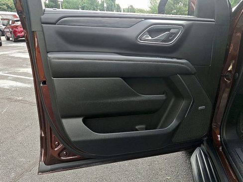 Used 2023 GMC Yukon SLT image 12