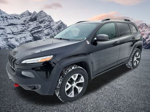 Used 2018 Jeep Cherokee Trailhawk w/ Cold Weather Group image 7