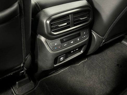 Used 2025 Honda Pilot Elite image 18