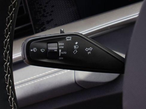 New 2026 Volkswagen Tiguan SE AWD/4WD image 35