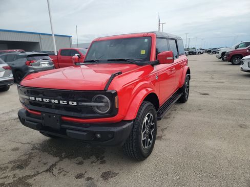 Used 2023 Ford Bronco Outer Banks AWD/4WD image 3