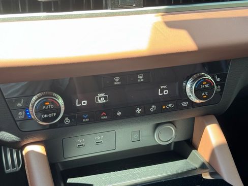 New 2025 Mitsubishi Outlander SEL image 34