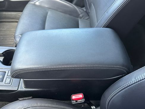 Used 2018 Subaru Outback 3.6R Limited AWD/4WD image 31