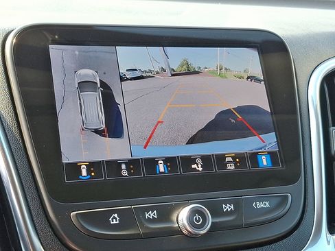 Used 2022 Chevrolet Equinox LT image 19