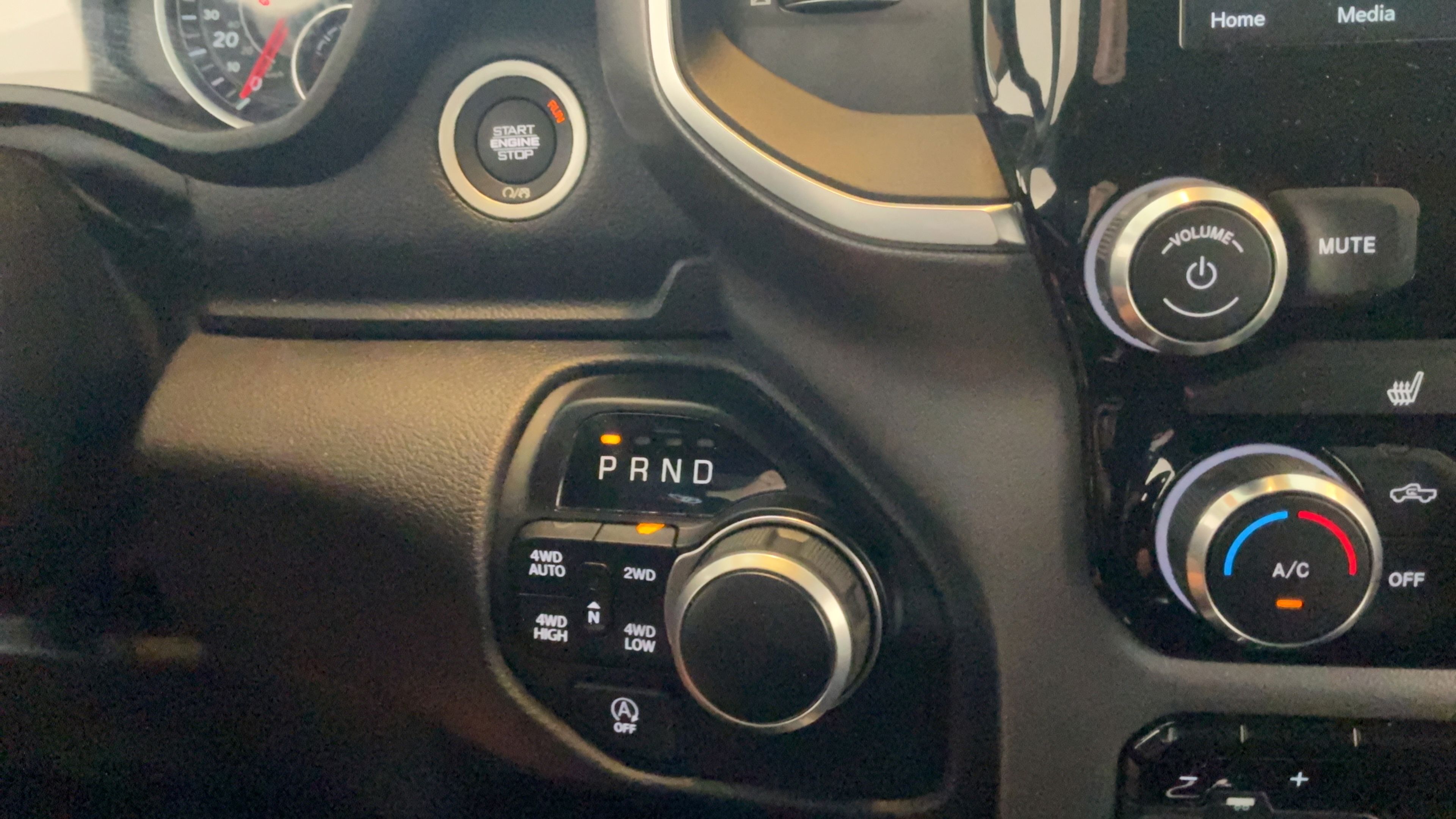 Used 2024 RAM 1500 Big Horn AWD/4WD image 16