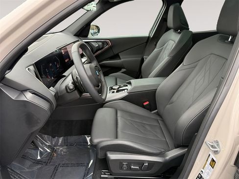 Certified 2025 BMW X3 xDrive30i w/ Premium Package image 9