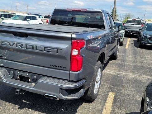 Used 2020 Chevrolet Silverado 1500 Custom w/ Custom Value Package AWD/4WD image 6