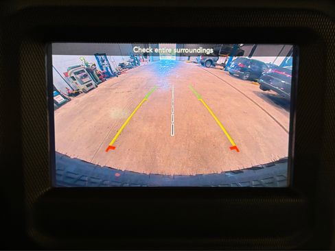 Used 2019 Jeep Wrangler Unlimited Sahara AWD/4WD image 27