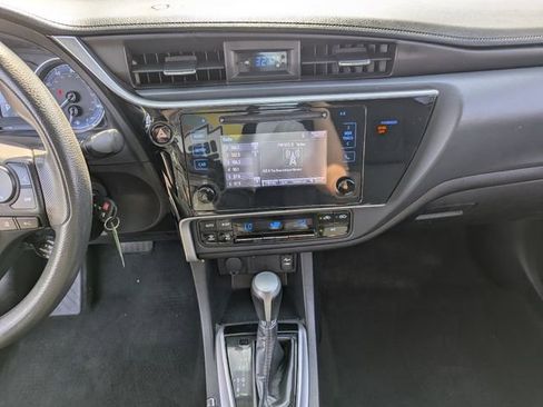 Used 2019 Toyota Corolla LE image 16