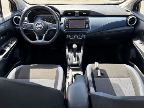 Used 2025 Nissan Versa SV FWD image 39