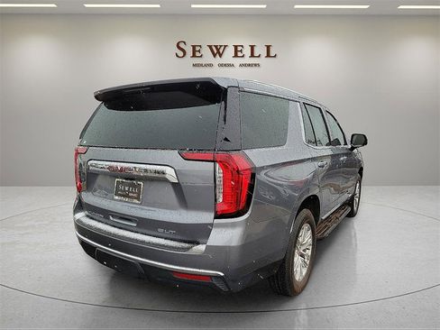 Used 2022 GMC Yukon SLT w/ SLT Premium Package image 5