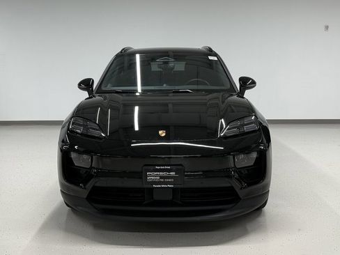 Used 2024 Porsche Macan 4 Electric image 7