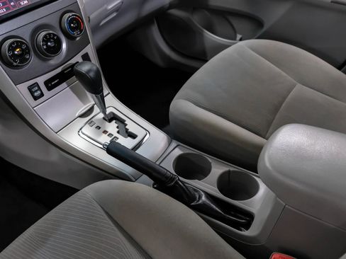 Used 2013 Toyota Corolla L image 23