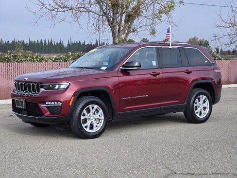 Used 2023 Jeep Grand Cherokee Limited image 9