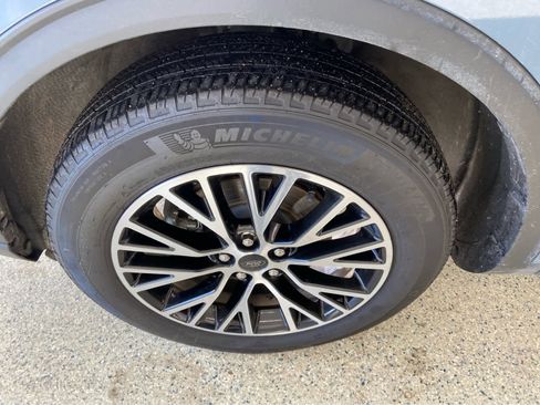 Used 2025 Ford Escape SE image 14