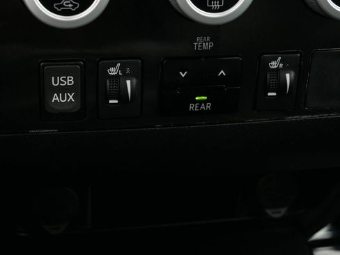 Used 2018 Toyota Sequoia TRD Sport AWD/4WD image 19