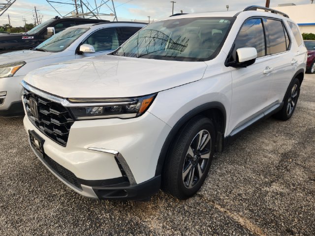 Used 2023 Honda Pilot Elite image 3