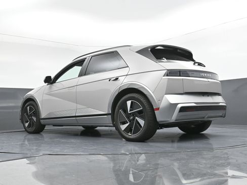 Used 2025 Hyundai Ioniq 5 Limited image 31