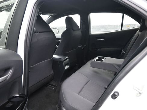 Used 2023 Toyota Corolla SE w/ SE Premium Package image 27