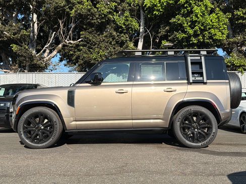 New 2026 Land Rover Defender 110 OCTA AWD/4WD image 2