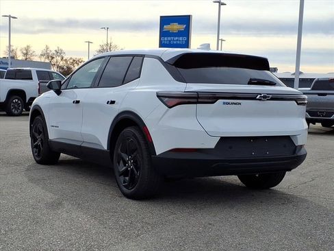 New 2026 Chevrolet Equinox EV LT image 5