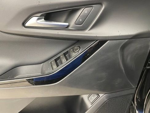 New 2026 Chevrolet Equinox LT w/ Convenience Package II AWD/4WD image 11