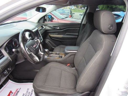 Used 2019 GMC Acadia SLE w/ Driver Alert Package I image 9