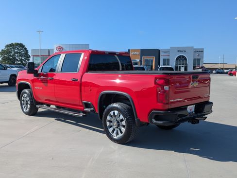 Used 2025 Chevrolet Silverado 2500 Custom w/ Custom Value Package AWD/4WD image 3