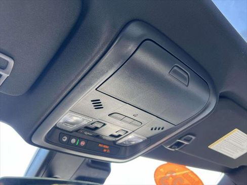 Certified 2023 Cadillac XT4 Luxury w/ Cold Weather Package image 33