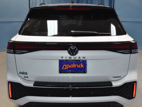 New 2026 Volkswagen Tiguan SE R-Line image 22