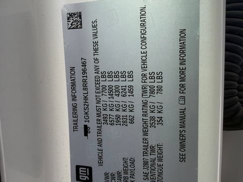 Used 2024 GMC Yukon XL AT4 w/ Technology Package AWD/4WD image 39